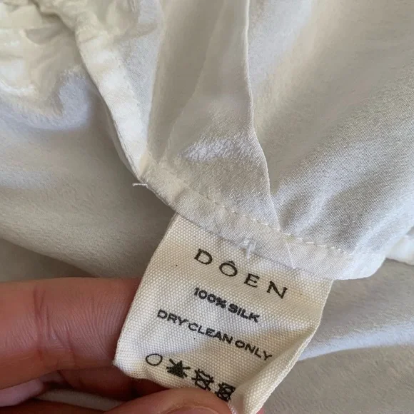 Doen Flores Silk Scalloped Button V Neck Cami Camisole Tank Blouse Top Salt - Picture 10 of 10